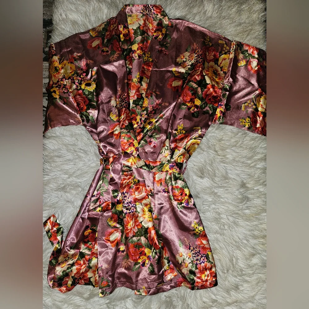Silky Floral Satin Robe – Mauve Rose Print – One Size Fits Most